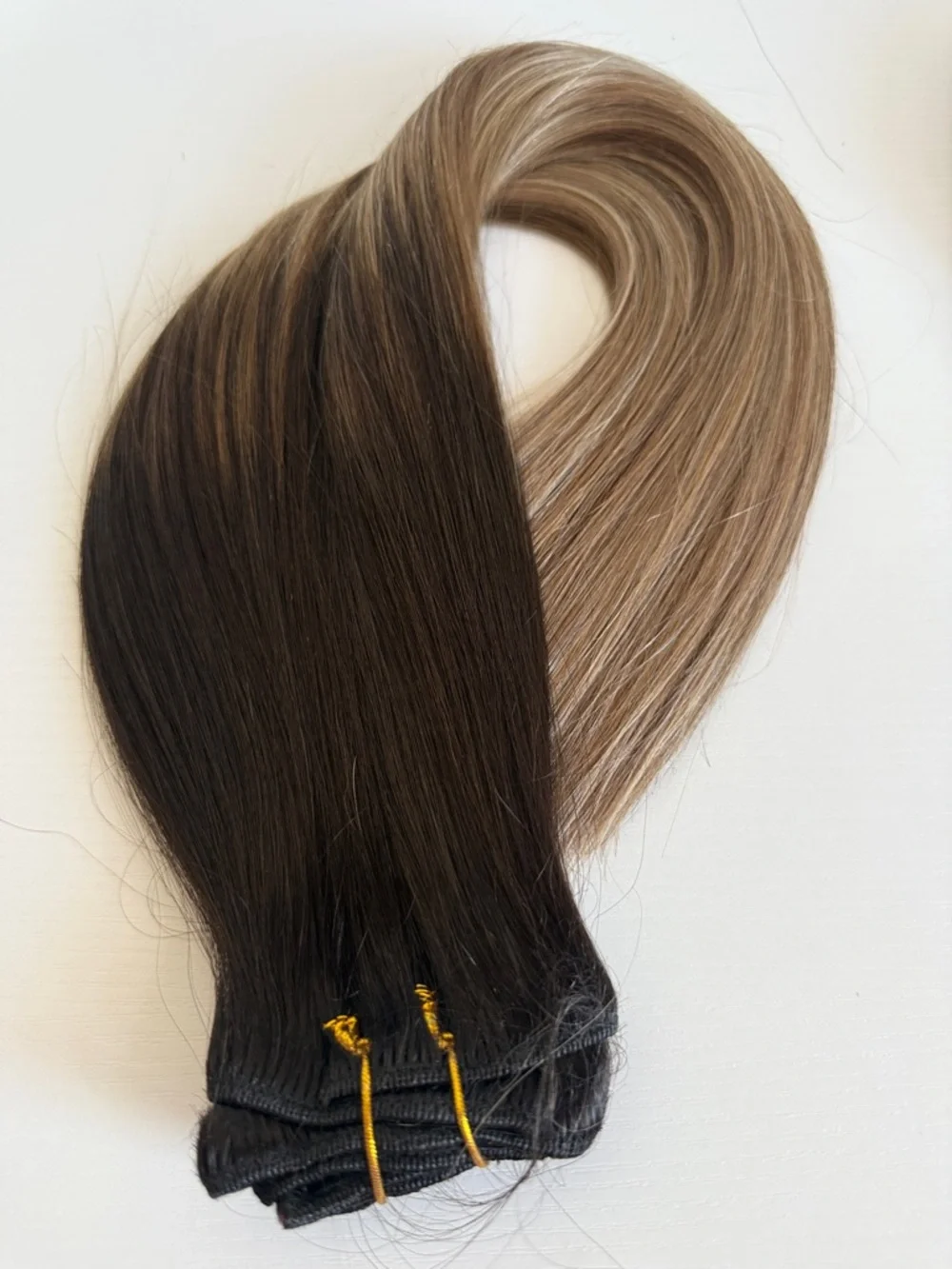 22” Clip-In Ombre Balayage human Hair Extensions - Dark Brown to Blonde 7 pcs - Picture 3 of 8